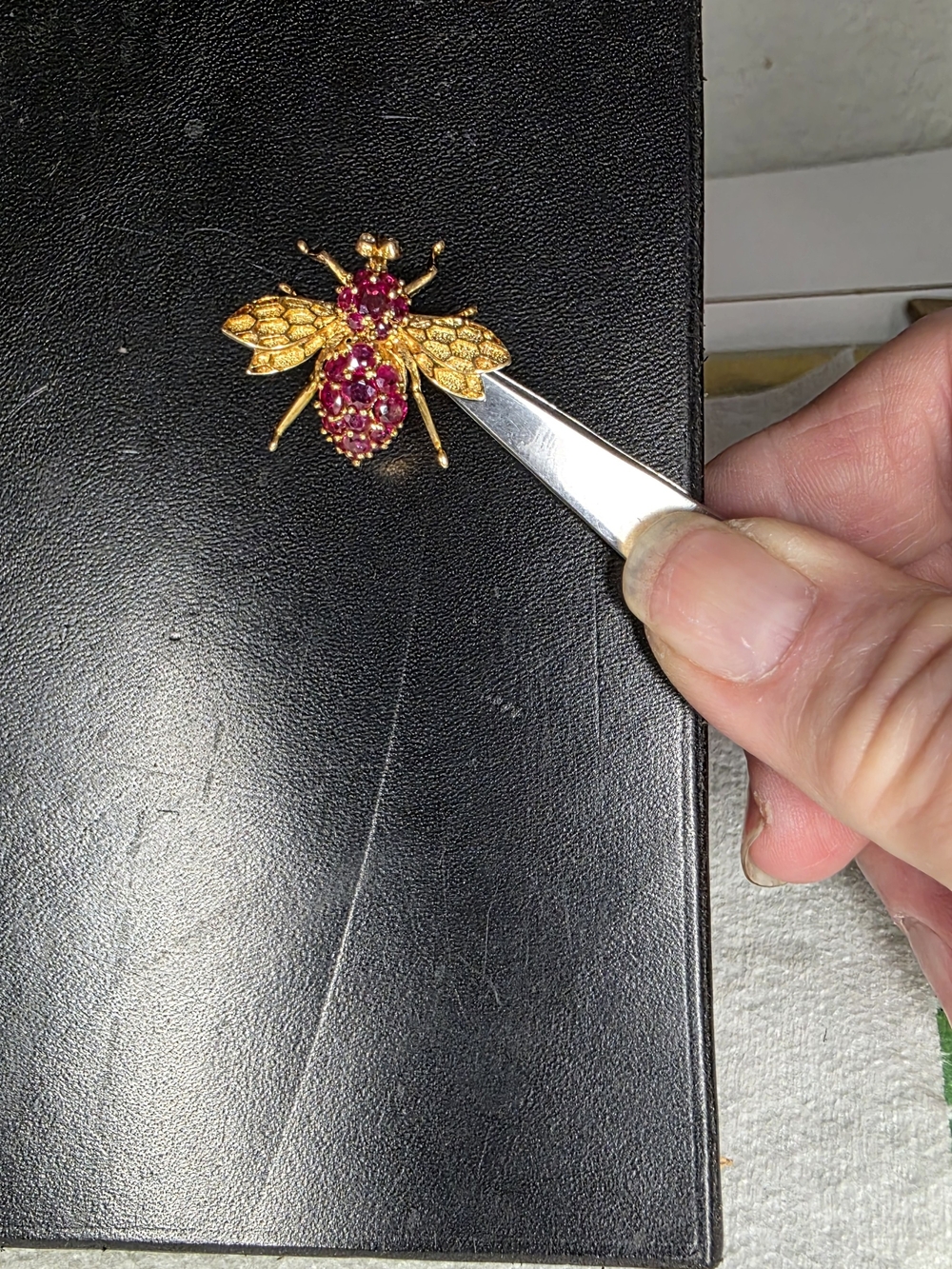 Vintage 14k Gold Ruby & Diamond Bee Brooch/Pendant - Picture 3 of 7